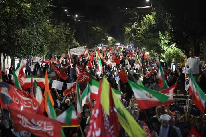۲۰۹ شب اتحاد و ایستادگی مردم ولایی ارومیه در میدان ۲۰۹ شب اتحاد و ایستادگی مردم ولایی ارومیه در میدان